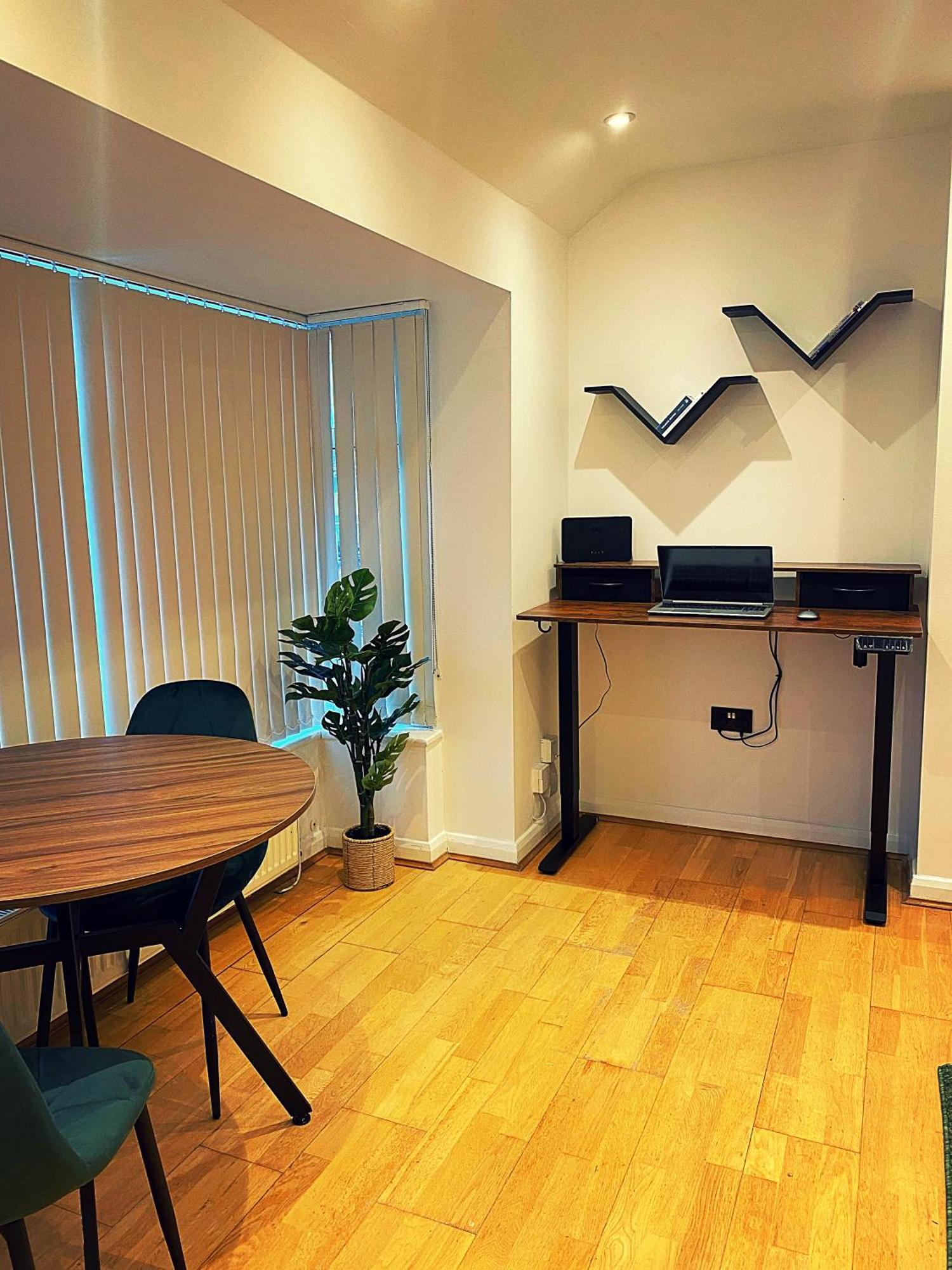 133C Hibrid Home オックスフォード エクステリア 写真
